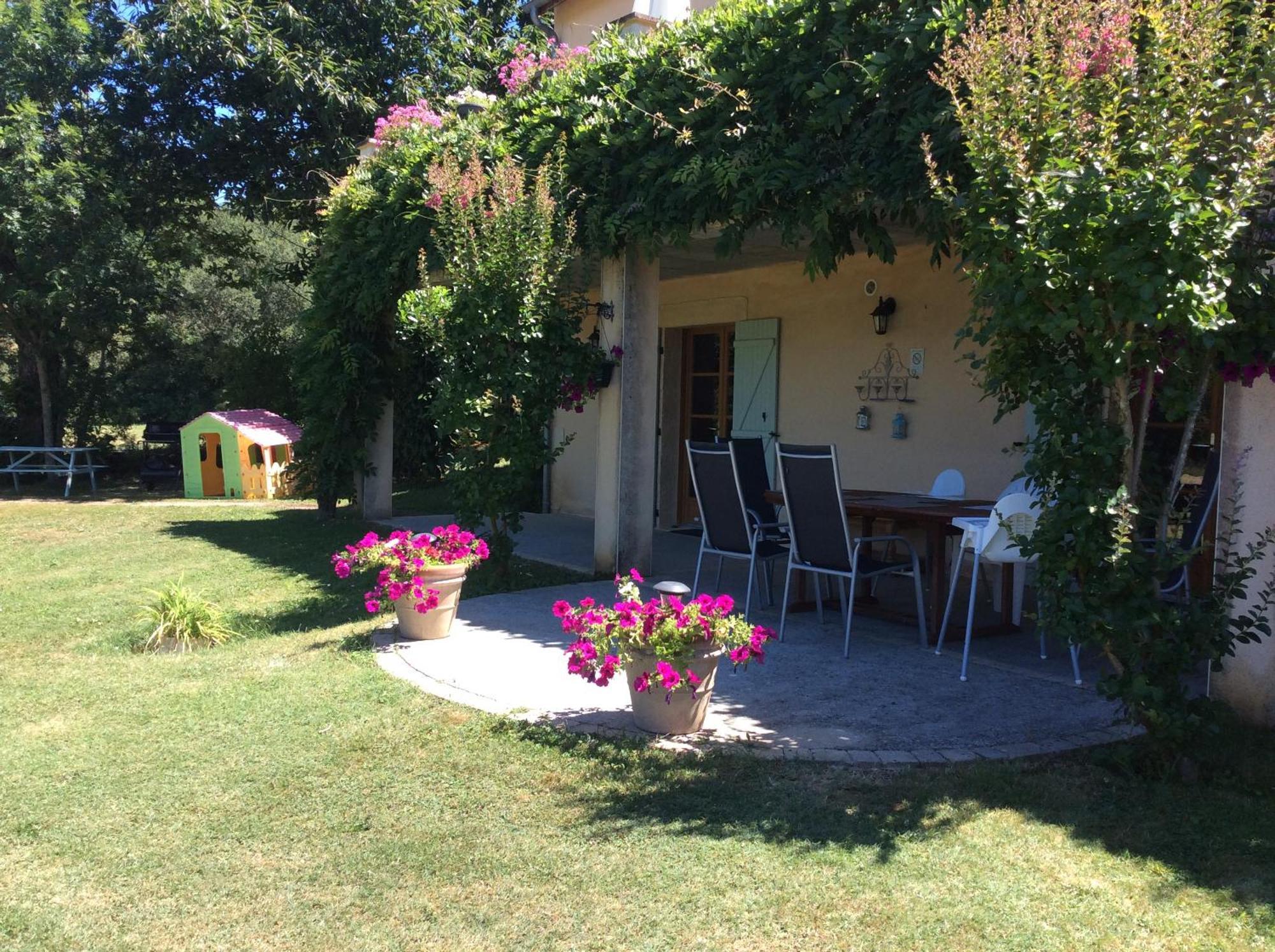 Bed and Breakfast Les Jonquilles Domme Exterior foto